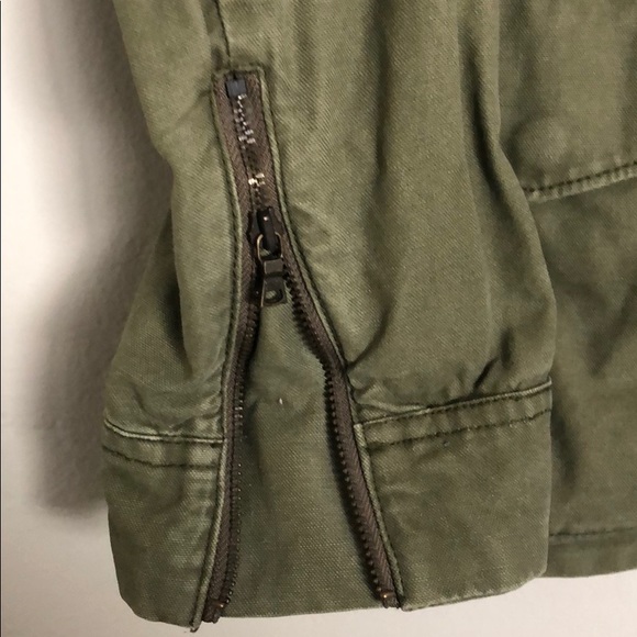 Gap Army Green Jacket - Picture 2 of 4